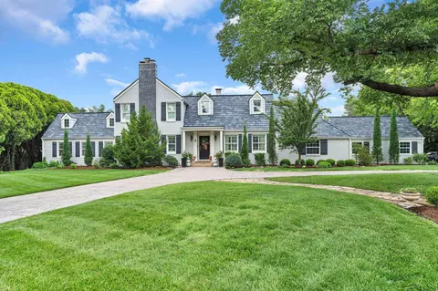 4 N Highland Rd, Eastborough, KS 67208