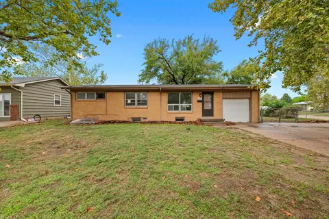 1201 E Fortuna, Wichita, KS 67216