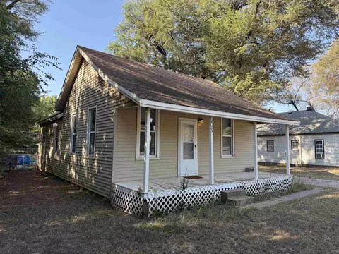 619 E C Ave, Kingman, KS 67068