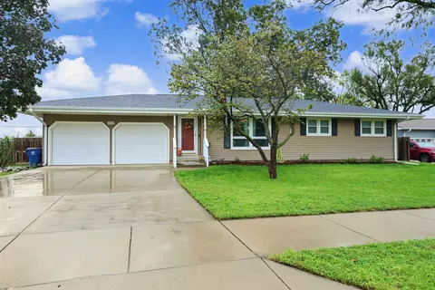 2213 Mayfair Dr, Salina, KS 67401