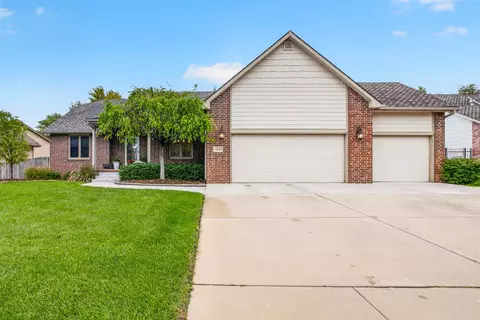 12621 Edgewood Dr, Wichita, KS 67206