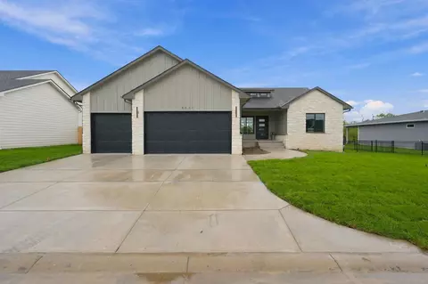 8231 E Summerside Pl, Bel Aire, KS 67226