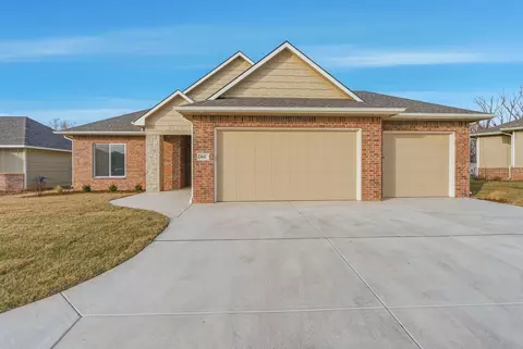842 N Thornton Ct, Wichita, KS 67235