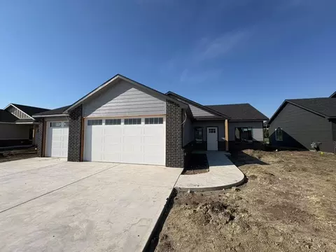 5813 Plumthicket St, Bel Aire, KS 67226