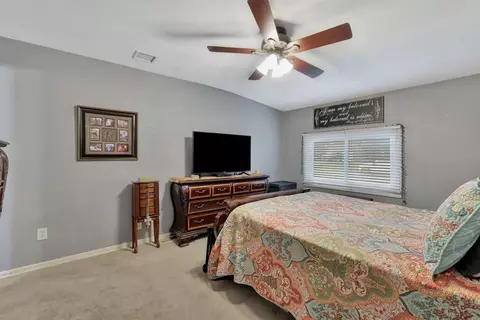 Bedroom - 1703 N Cron St, Augusta, KS 67010 photo 6 of 8