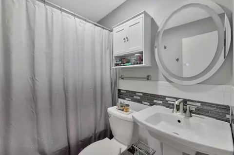 Bath - 1703 N Cron St, Augusta, KS 67010 photo 1 of 2