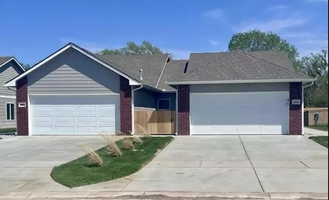 2613 S Flightline Cir, Wichita, KS 67210