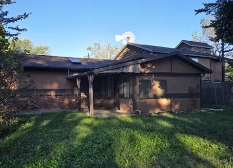 Exterior - 404 E 7th, Harper, KS 67058 photo 2 of 11