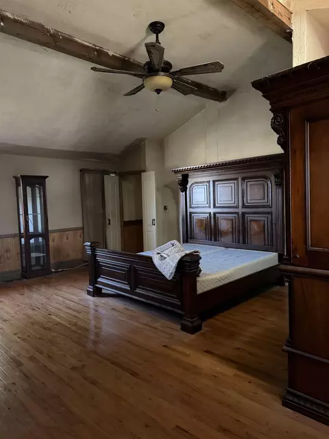 Bedroom - 404 E 7th, Harper, KS 67058 photo 2 of 3