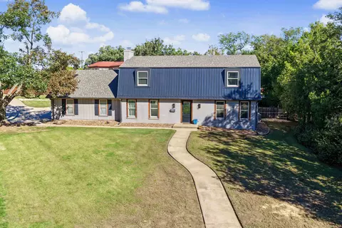 2111 Melrose Ln, Salina, KS 67401