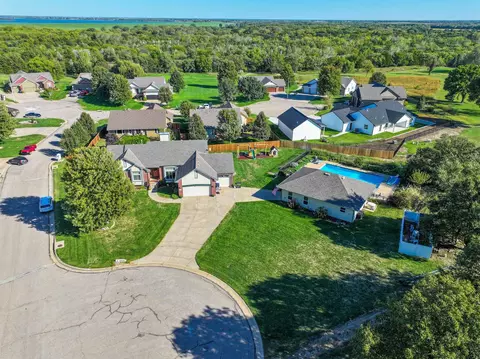 1325 Prairie View Rd, El Dorado, KS 67042