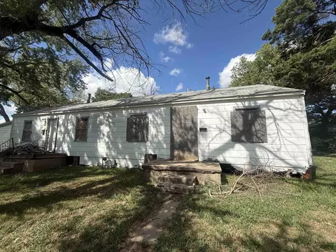 3569-3573 E Ross Pkwy, Wichita, KS 67210