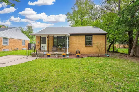 1944 S Parkwood Ln, Wichita, KS 67218