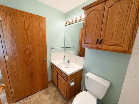 Bath - 409 N Willow St, Solomon, KS 67480 photo 1 of 6