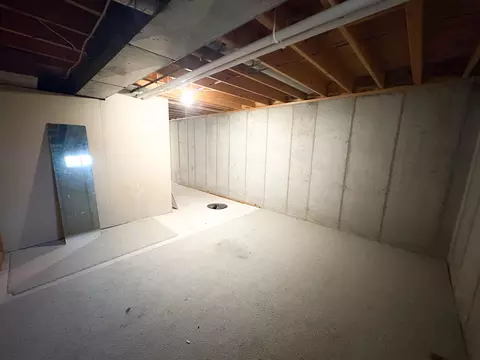 Other - 409 N Willow St, Solomon, KS 67480 photo 10 of 13