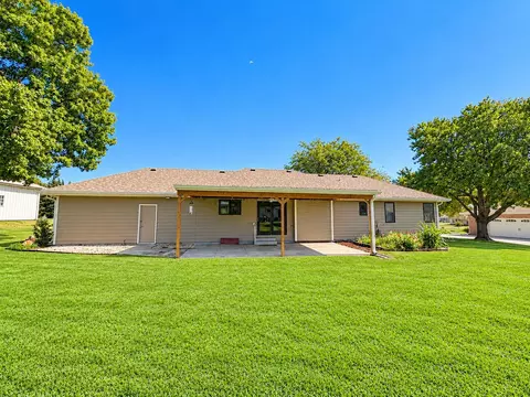 Exterior - 409 N Willow St, Solomon, KS 67480 photo 2 of 2