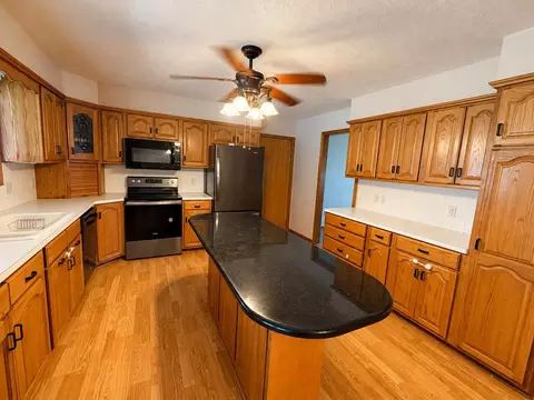 Kitchen - 409 N Willow St, Solomon, KS 67480 photo 3 of 4