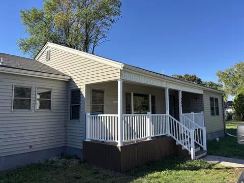 305 W 30th Ave, Hutchinson, KS 67502