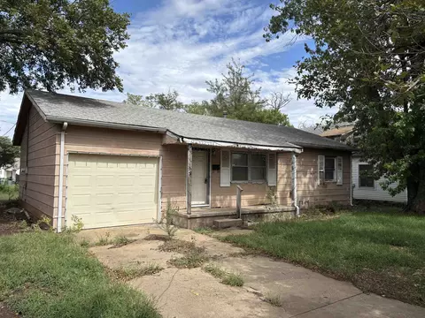 311 E 8th St, Wellington, KS 67152