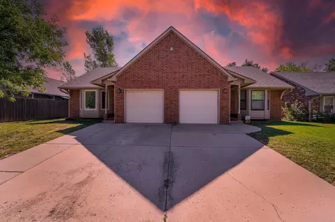 94259427 E Longlake, Wichita, KS 67207
