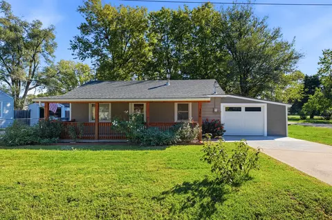 306 N Washington St, Belle Plaine, KS 67013