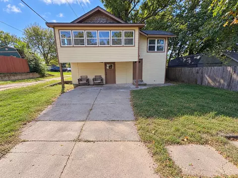 319 W Adams St, Arkansas City, KS 67005