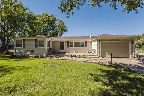 2223 S Clay Ln, Wichita, KS 67207