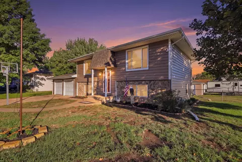 1010 E 6th St, Douglass, KS 67039