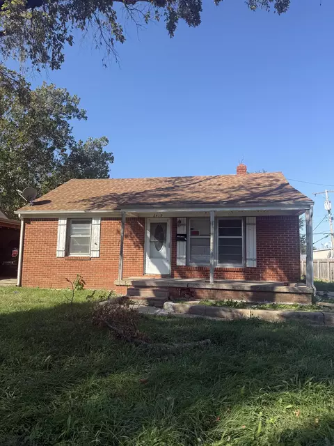 2419 S Greenwood St, Wichita, KS 67216