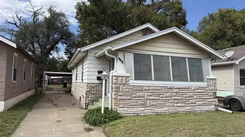 1205 N 9th St, Salina, KS 67401