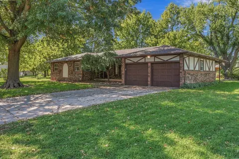 815 N Toh N Hah Trl, Wichita, KS 67212