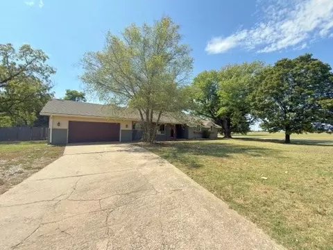 1 Lakewynds Dr, Arkansas City, KS 67005