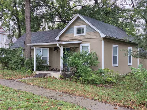 640 N Main St, Lindsborg, KS 67456