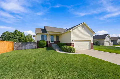 2422 N Woodridge, Wichita, KS 67226