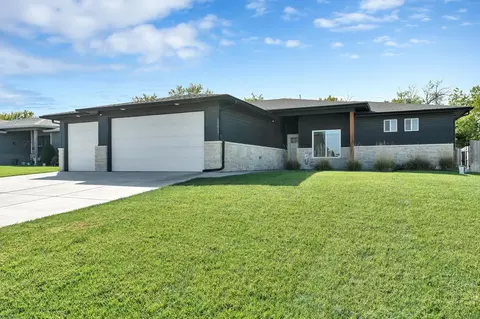 12017 E Bonita Cir, Wichita, KS 67207