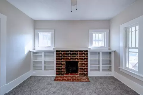 Living - 712 E 10th, Winfield, KS 67156 photo 2 of 6