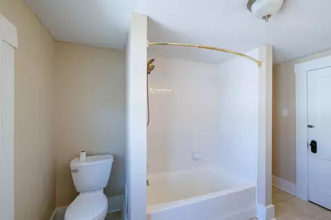 Bath - 712 E 10th, Winfield, KS 67156 photo 4 of 4