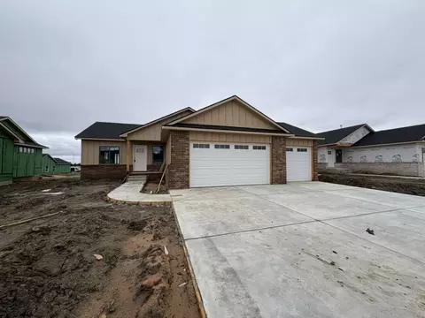 5902 Plumthicket St, Bel Aire, KS 67226
