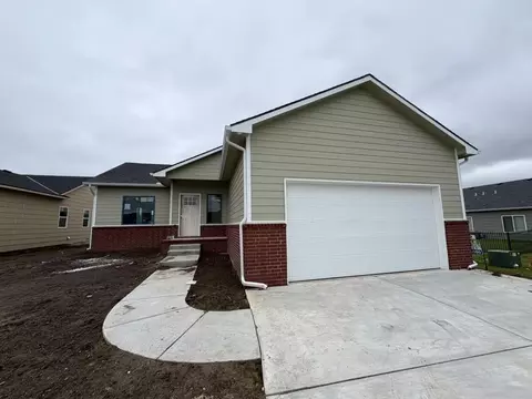 8955 E Forbes Cir, Bel Aire, KS 67226