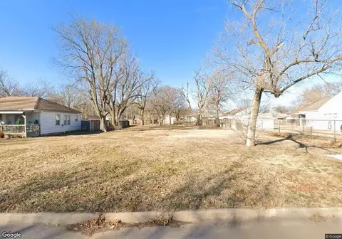 2445 S Ida Ave, Wichita, KS 67216