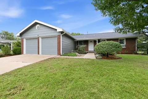 922 S Broadmoor, Wichita, KS 67207