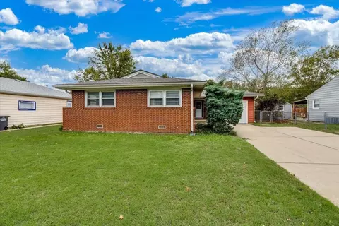 2225 W 25th St N, Wichita, KS 67204
