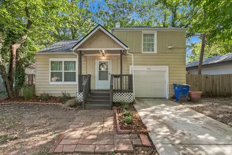 906 S Holyoke Ave, Wichita, KS 67218