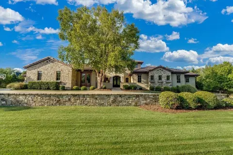 8220 W Meadow Park, Wichita, KS 67205