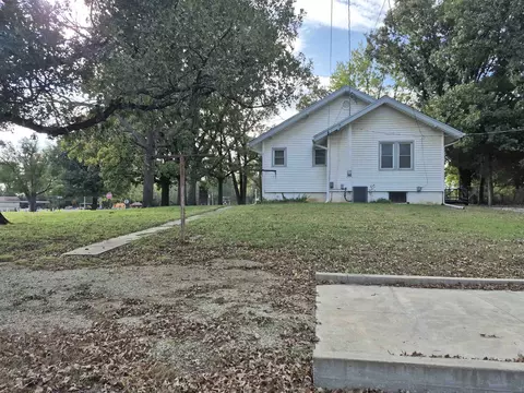 Exterior - 320 S Main St, Eureka, KS 67045 photo 2 of 7