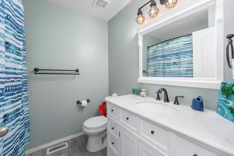 Bath - 333 E Quail Ridge St, Mulvane, KS 67110 photo 3 of 5