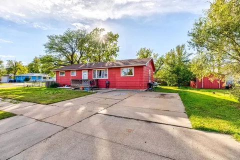 1126 Cloud Cir, Salina, KS 67401