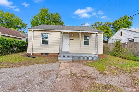 3814 E Cessna Dr, Wichita, KS 67210