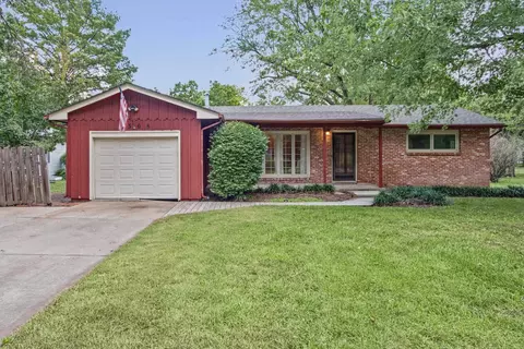 1308 Hillcrest Rd, Newton, KS 67114