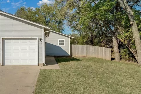 328 E Deer Creek Dr, Rose Hill, KS 67133